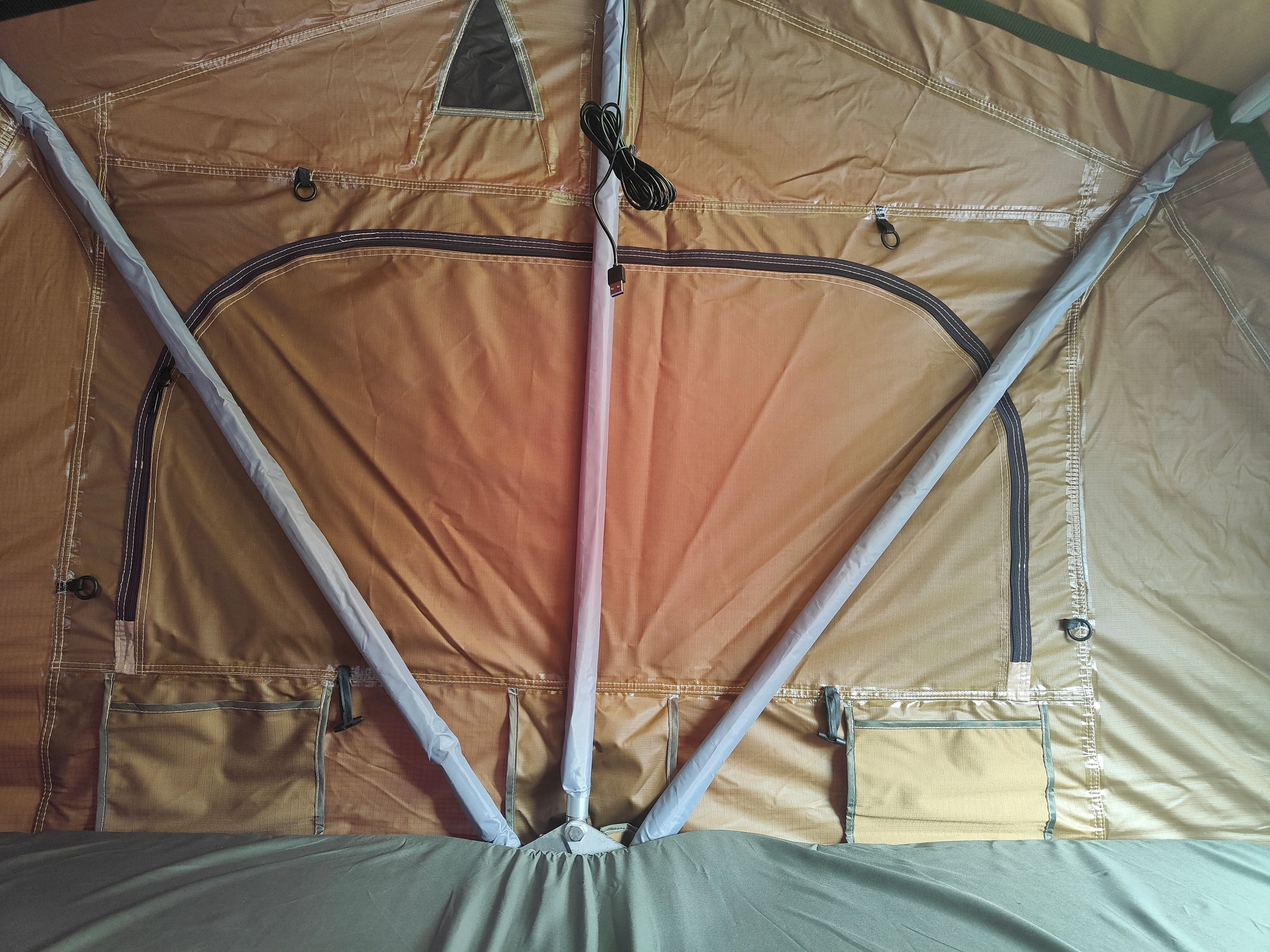 (BLACK FRIDAY) KIWIKINGS  (K5-S1.9) 1.9*3.1M FAMILY Edition ROOF TENT Camper 4×4
